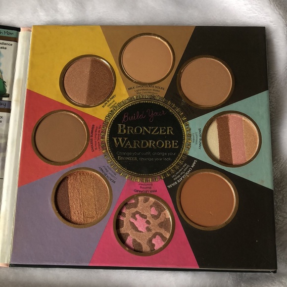 TOO FACED The Little Black Book of Bronzers💗 - Picture 2 of 3